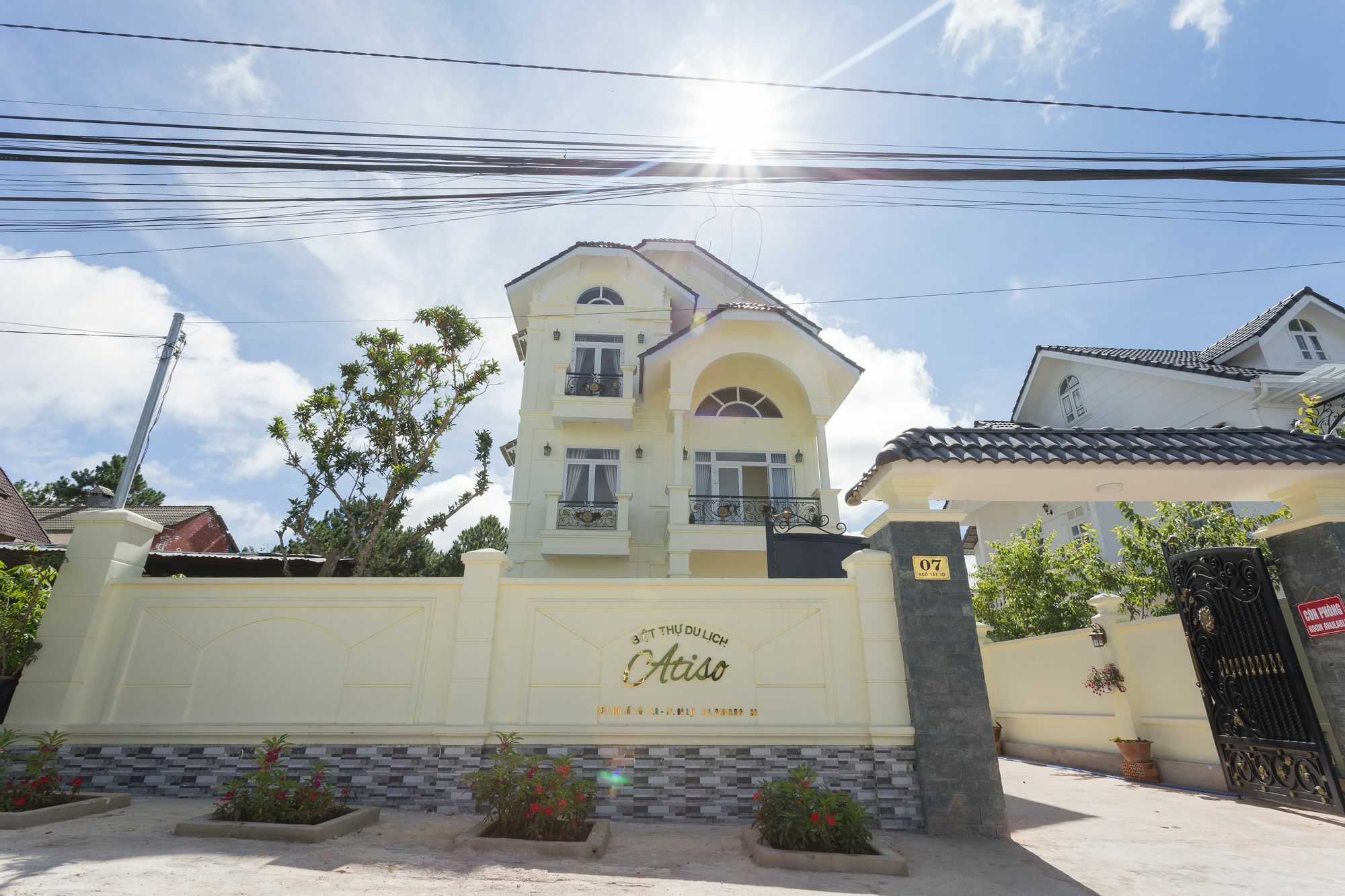 Biet Thu Du Lich Atiso Apartment Да Лат Екстериор снимка
